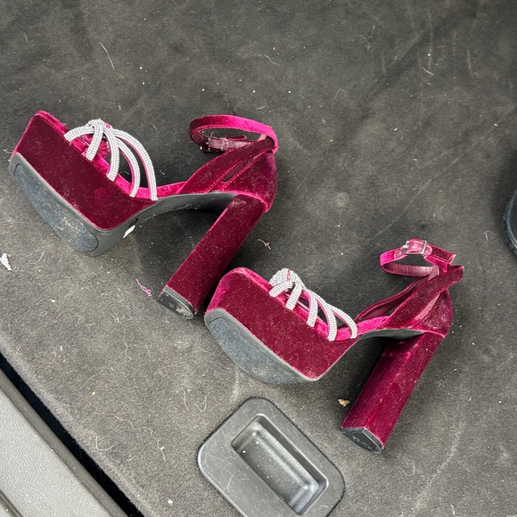 Gianni Bini Fuchsia and Silver Strappy Heels - Picture 7 of 8